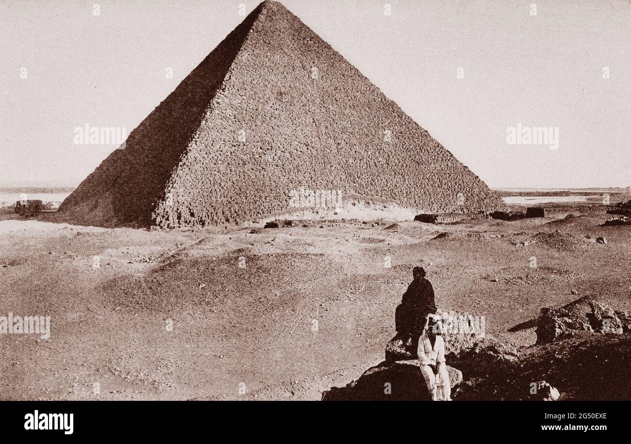 Égypte ancienne. La Grande Pyramide de Khufu (Cheops) an Gezeh. (Vue du nord-ouest, la vallée du Nil en arrière-plan). 1912 Banque D'Images