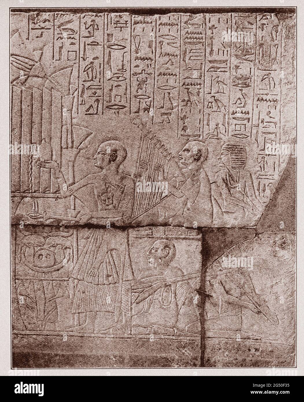 Égypte ancienne. Royaume du milieu, la douzième dynastie. Le Harper chante aux Banqueters. (Musée Leyden). 1912 illustration du livre Banque D'Images