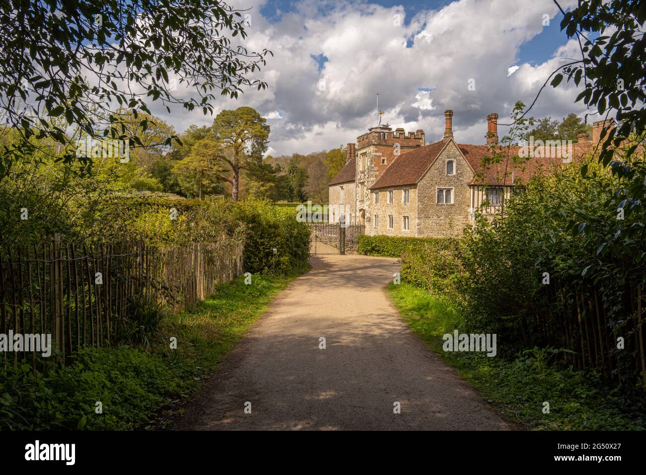 Ightham Mote une maison amarrée appartenant à la fiducie nationale prise d'une voie publique Banque D'Images