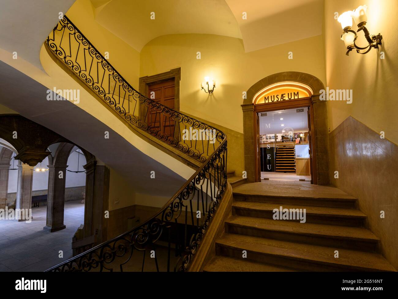 Escalier du Musée épiscopal de Solsona (Lleida, Catalogne, Espagne) ESP: Détales de la escamera de acceso al museo épiscopal de Solsona (Catalogne) Banque D'Images