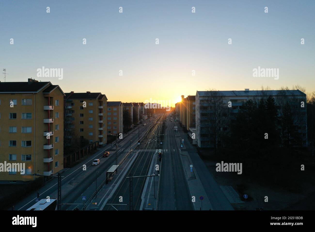 Le lever du soleil se lève tôt à Tampere. Banque D'Images