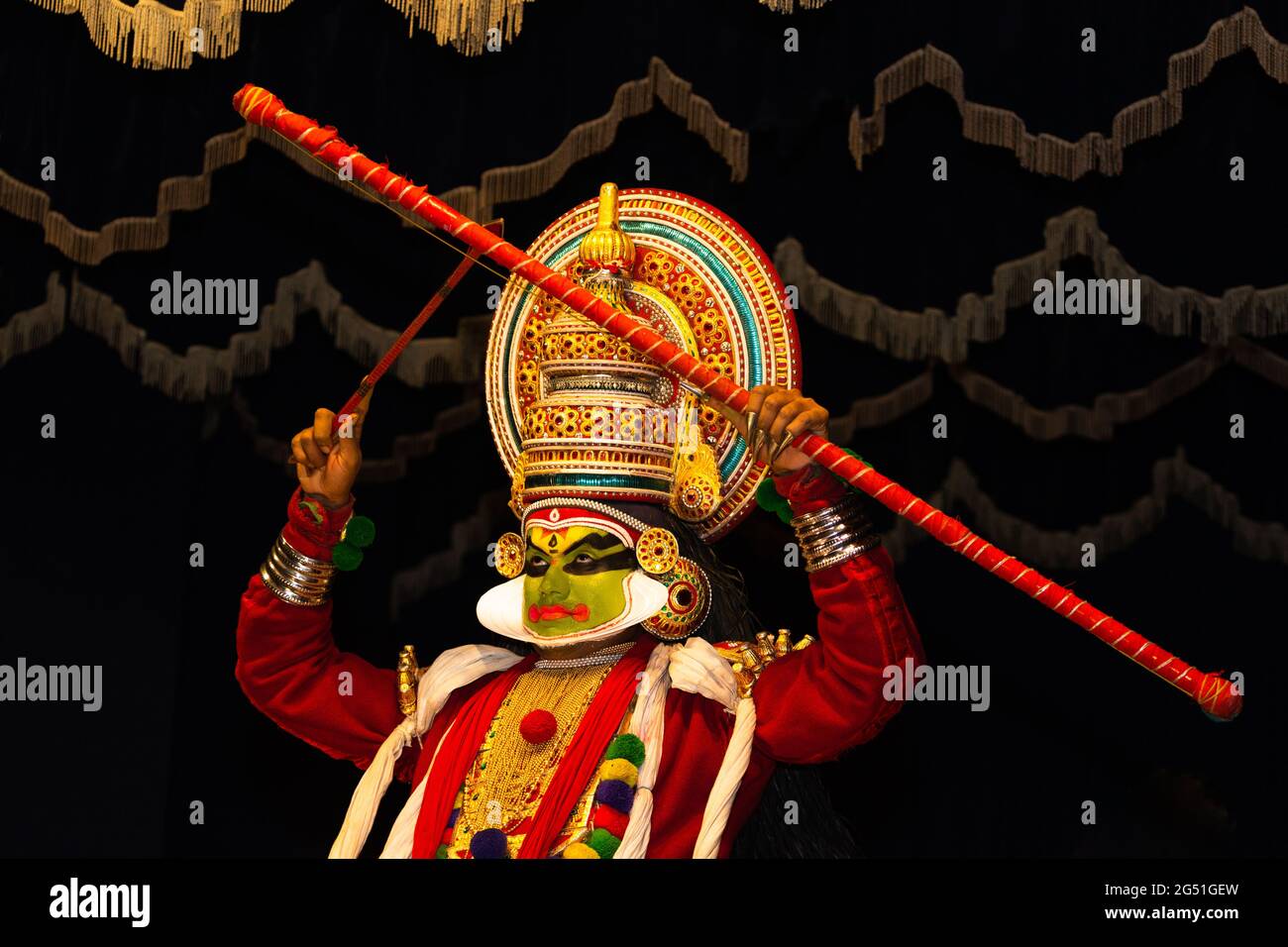 Préparation et exécution de la forme traditionnelle de danse Kathakali au Kerala. Banque D'Images