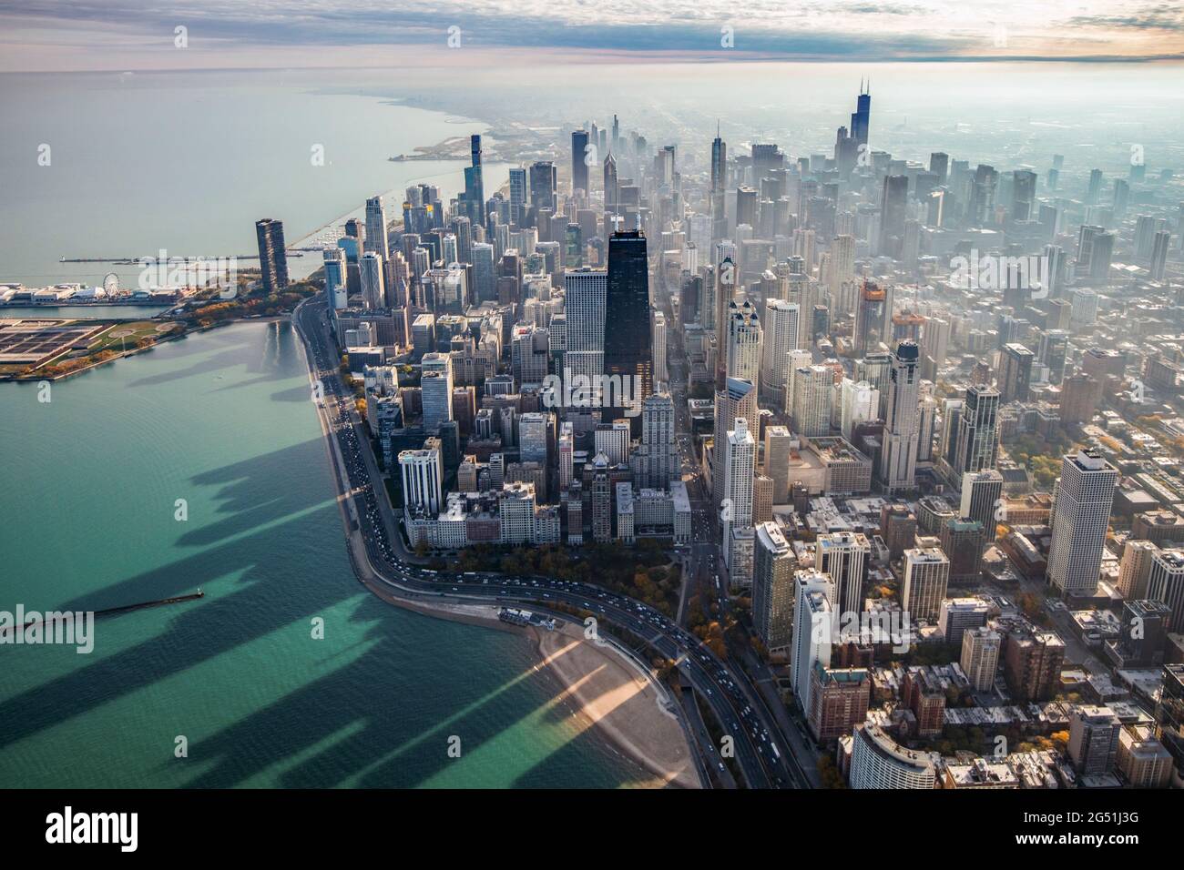 Paysage urbain aérien avec le centre-ville de Chicago, Illinois, États-Unis Banque D'Images