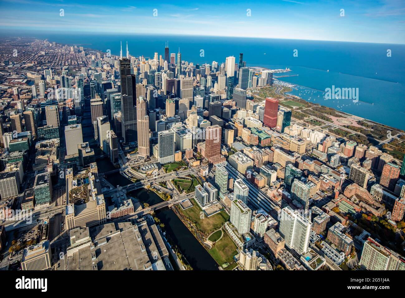 Paysage urbain aérien avec le centre-ville de Chicago, Illinois, États-Unis Banque D'Images