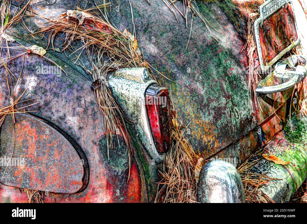 Gros plan d'une vieille voiture rouillée abandonnée Banque D'Images