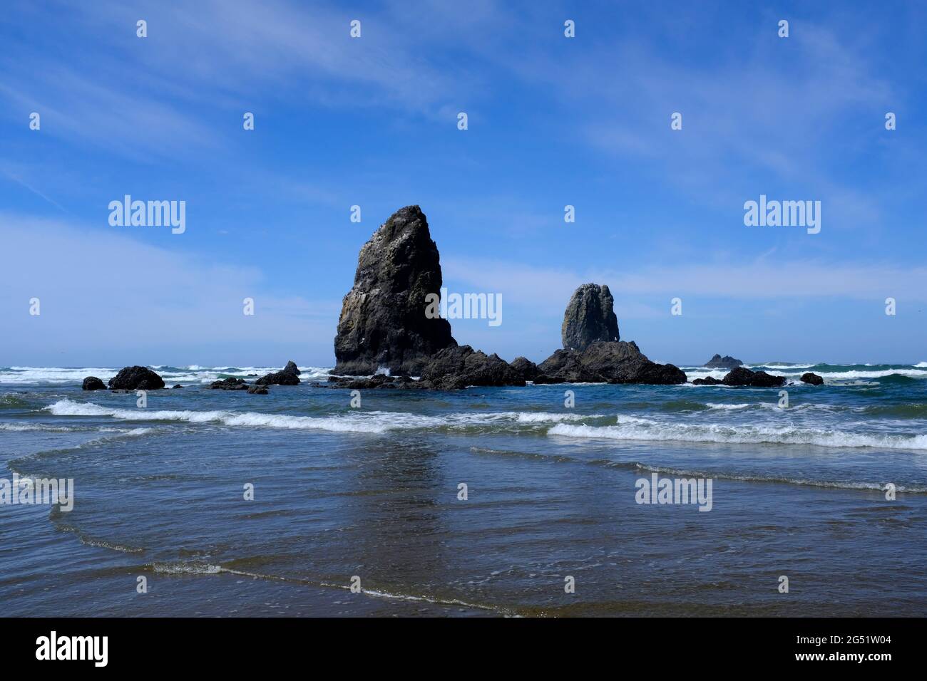 Affleurement rocheux près de Haystack Rock à Cannon Beach, Oregon Banque D'Images
