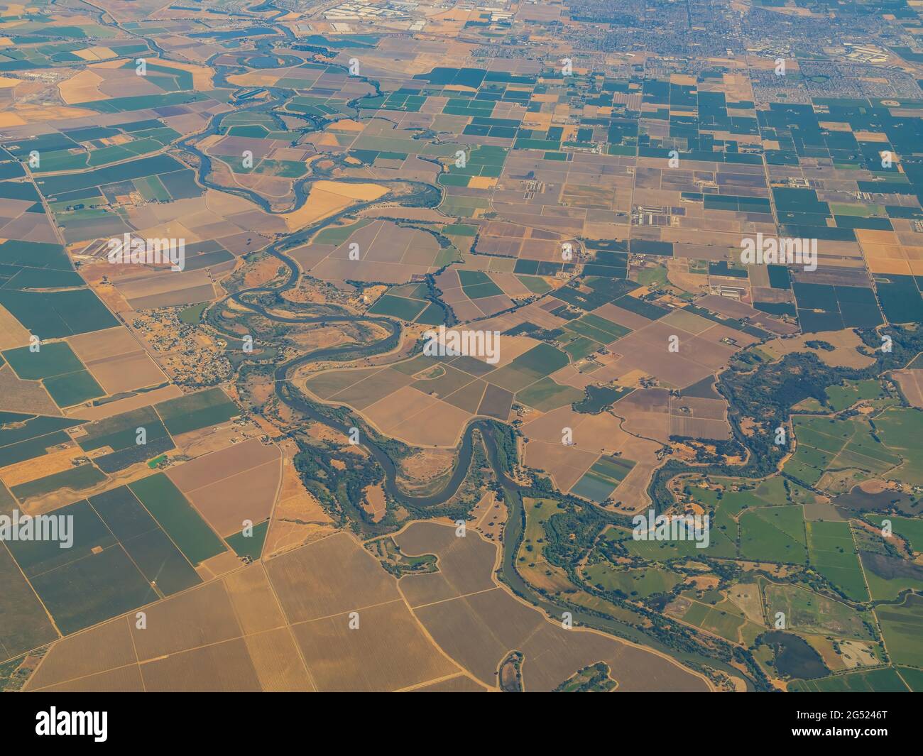 Vue aérienne de la rivière San Joaquin et de la région de Manteca en Californie Banque D'Images