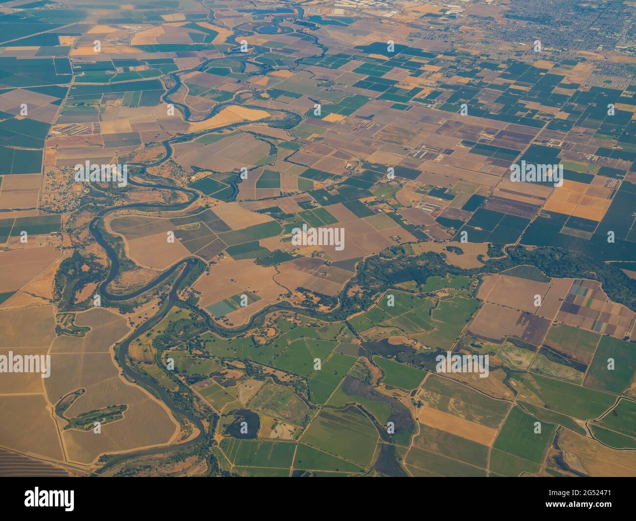 Vue aérienne de la rivière San Joaquin et de la région de Manteca en Californie Banque D'Images