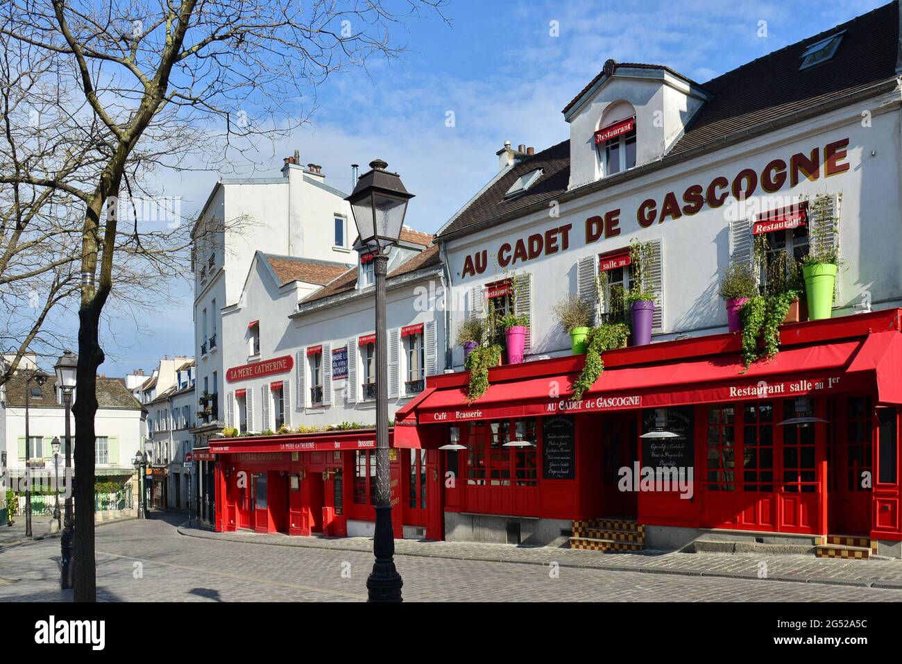 FRANCE. PARIS SOUS LA PANDÉMIE DE COVID 19. LE 6 AVRIL 2020. MONTMARTRE (18E). LA PLACE DU TERTRE EST VIDE. Banque D'Images