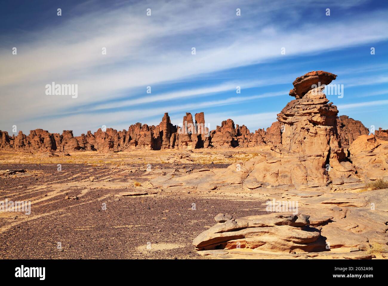 Dans les falaises de grès du désert du Sahara, Tassili N'Ajjer, Algérie Banque D'Images