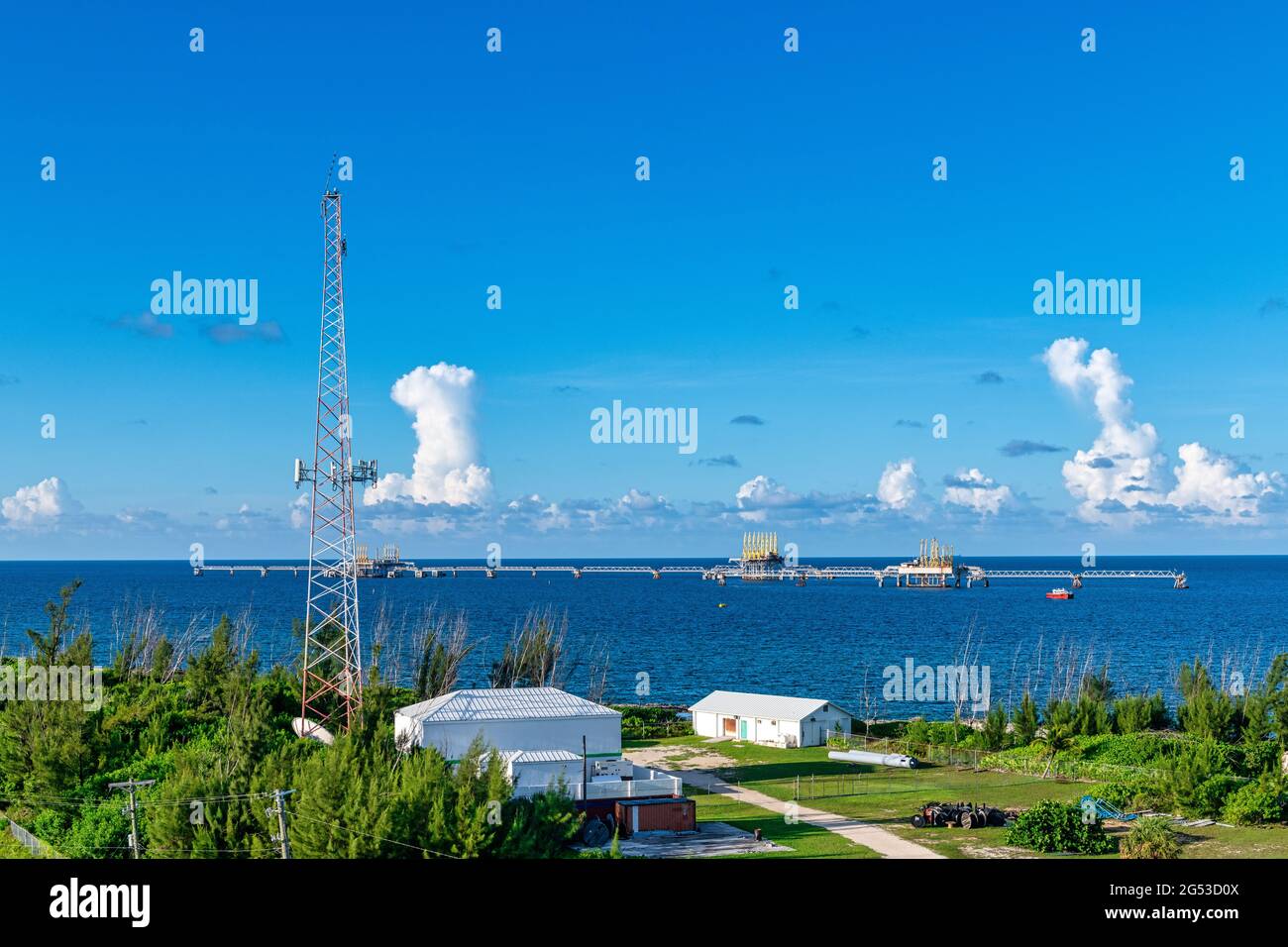 Antenne de communication, Freeport aux Bahamas, images de voyage Banque D'Images