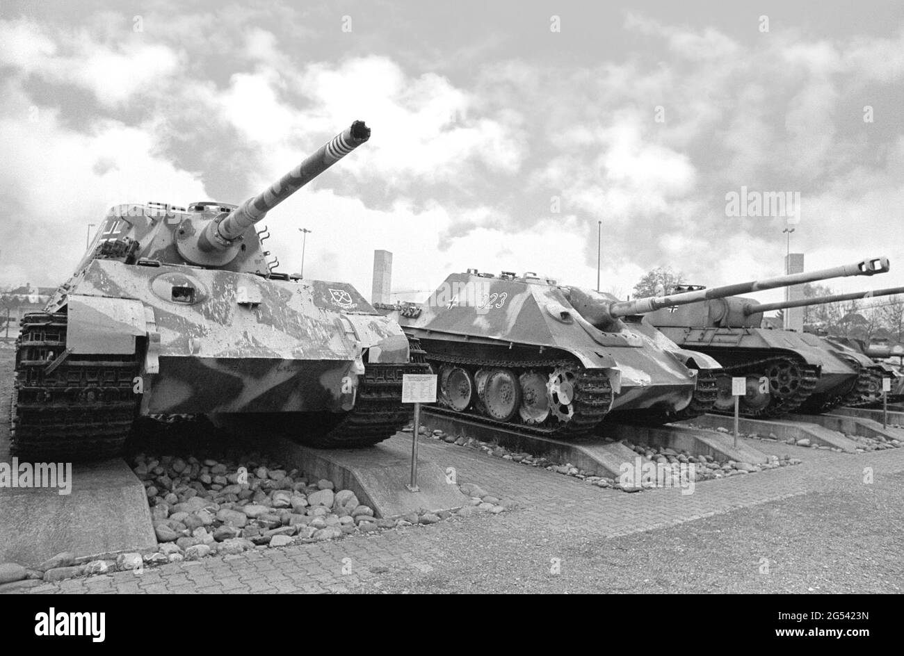 -Suisse, le musée du char à Thun (Berne), les chars allemands de la Seconde Guerre mondiale Panzer VI auf B Tiger II (Königstiger), Jagdpanther et Panzer V Panther. Banque D'Images
