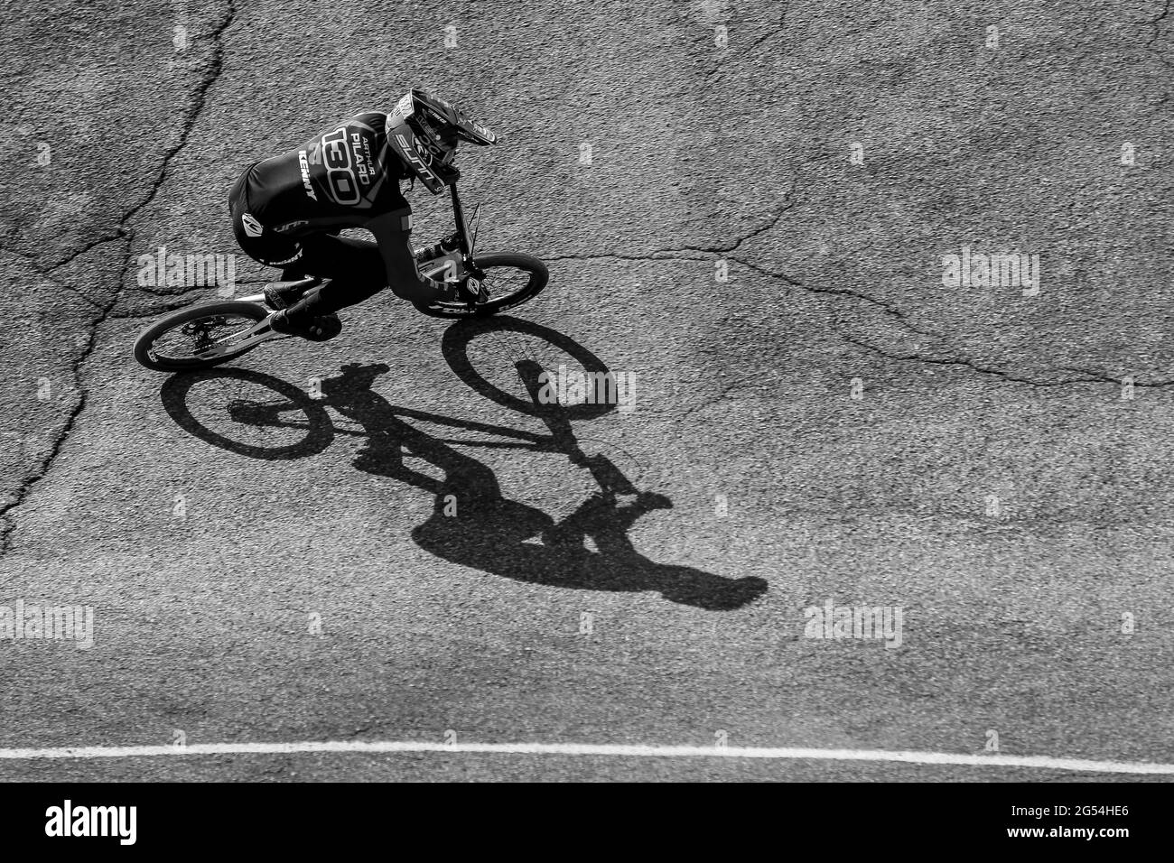 Arthur PILARD de France (130) participe à la coupe du monde UCI BMX Supercross Round 1 à l'arène olympique BMX le 8 mai 2021 à Vérone, en Italie Banque D'Images