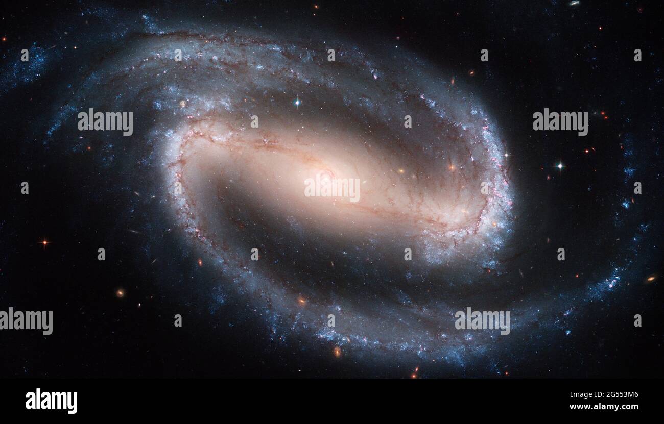 ESPACE EXTÉRIEUR - image Hubble de la galaxie spirale barrée NGC 1300 - photo: Geopix/ESA/NASA Banque D'Images