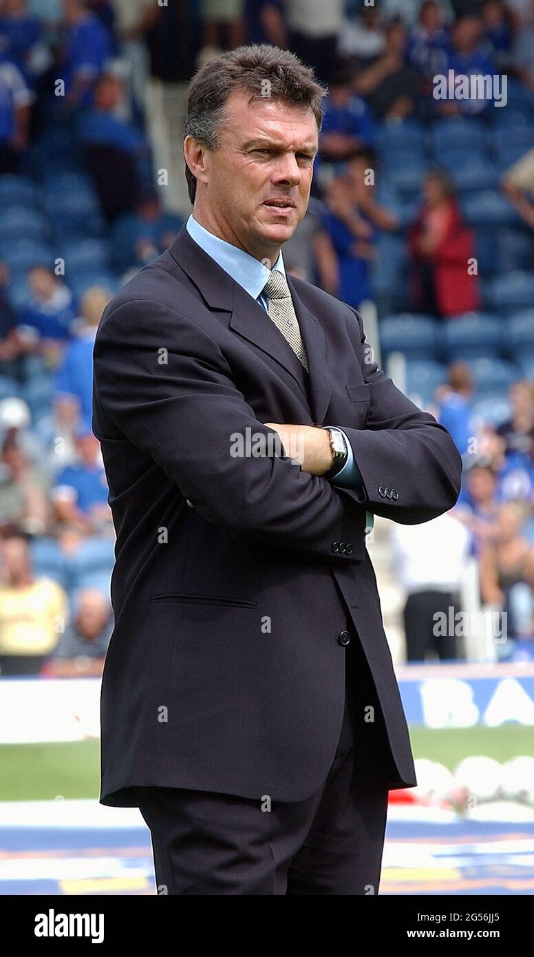 PORTSMOUTH V VILLA MANAGER DAVID O'LEARY 16-08-03 PIC MIKE WALKER, 2003 Banque D'Images