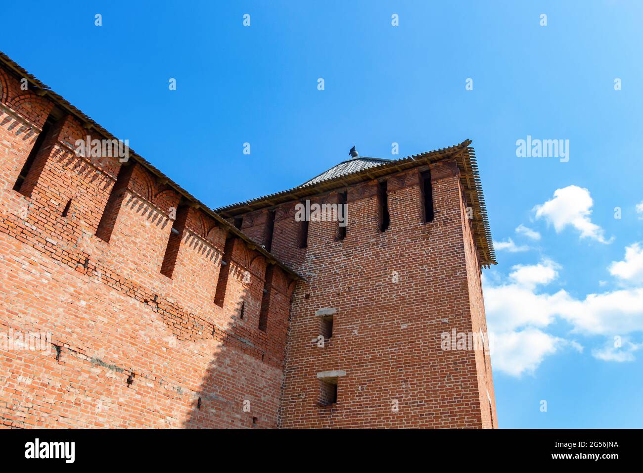 La tour en brique de l'ancien Kremlin de Kolomna, un jour d'été Banque D'Images