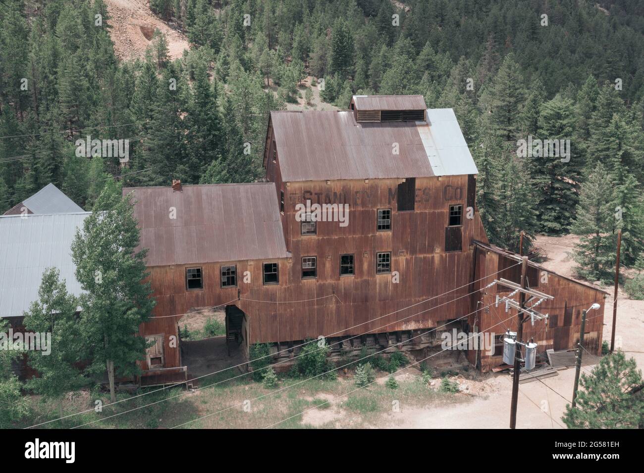Les bâtiments abandonnés de la mine de cuivre près d'Idaho Springs, Colorado, États-Unis Banque D'Images