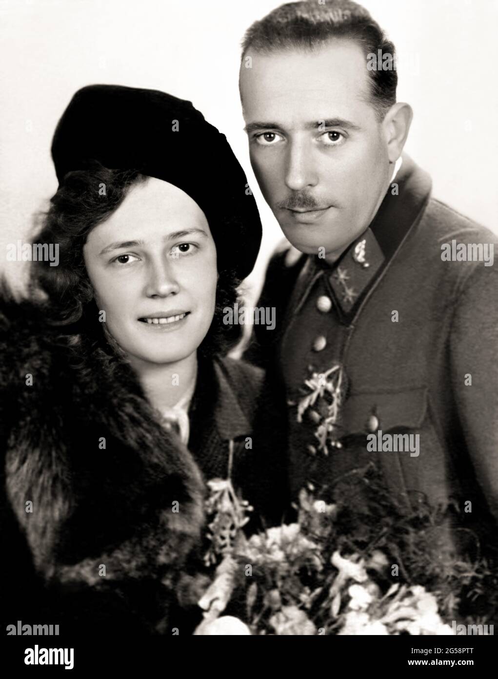 1945 , Thal , AUTRICHE les parents du célèbre acteur américain d'origine autrichienne ARNOLD