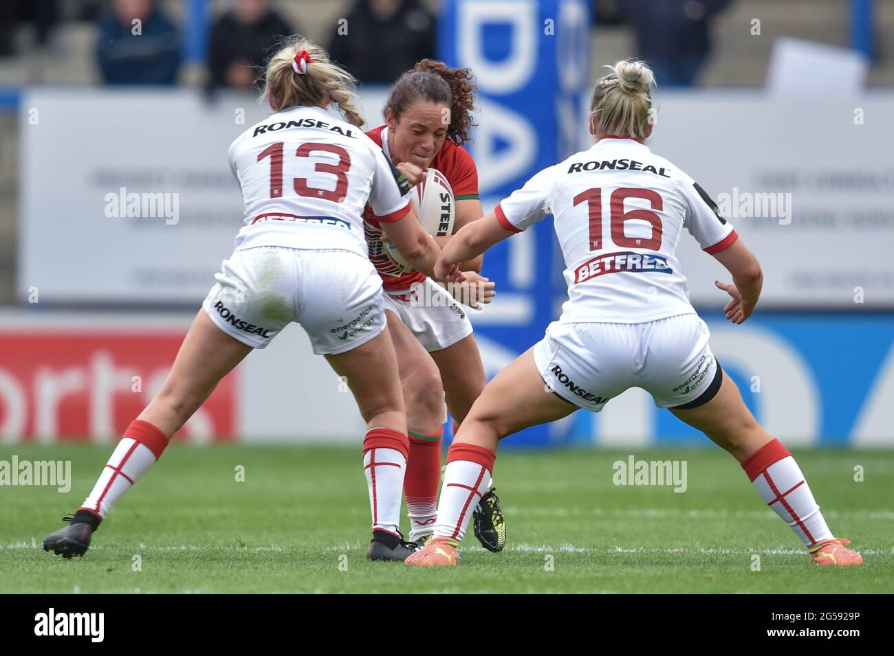 Warrington, Royaume-Uni. 25 juin 2021. Rafiuke Taylor de Walesin action pendant le match à Warrington, Royaume-Uni le 6/25/2021. (Photo de Richard long/ RL Photography/News Images/Sipa USA) crédit: SIPA USA/Alay Live News Banque D'Images