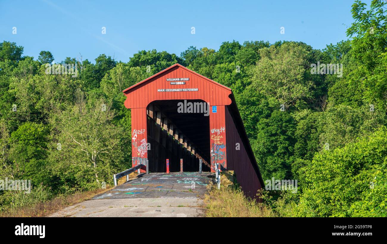 Le pont couvert Williams traverse la rivière White, juste à l'extérieur du petit village de Williams, à Lawrence Couny, en Indiana. Le pont est un Howe Tru Banque D'Images