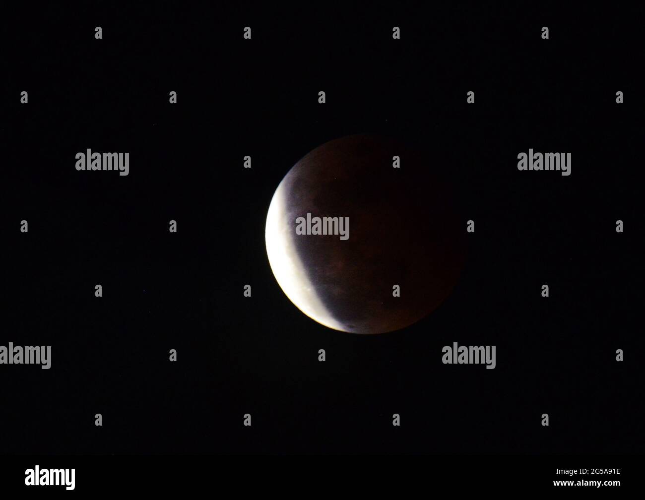 L'éclipse lunaire de mai 2021. Banque D'Images