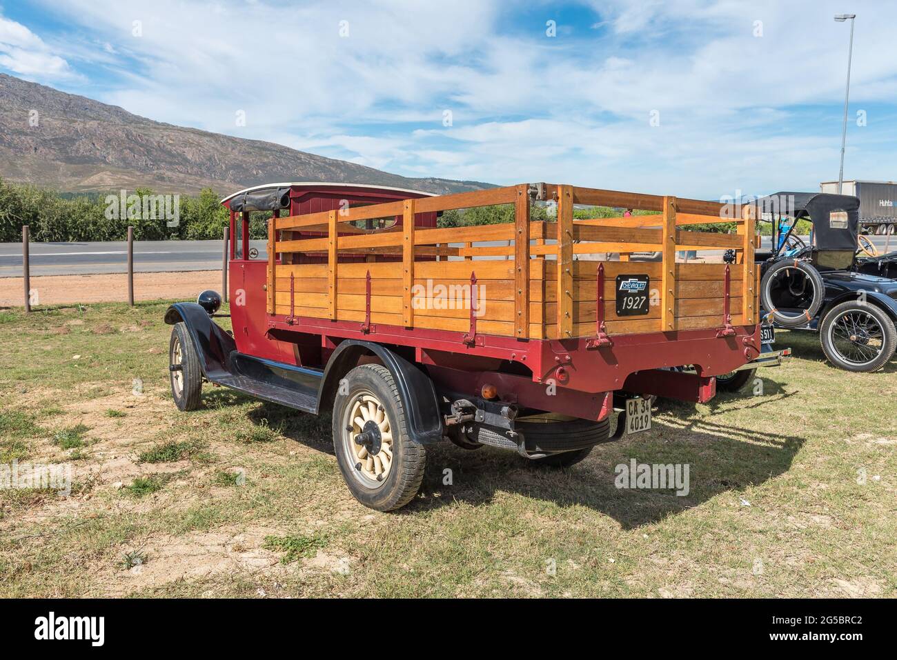 VILLIERSDORP, AFRIQUE DU SUD - 12 AVRIL 2021 : vue arrière d'un pick-up Chevrolet rouge vintage 1927 Banque D'Images