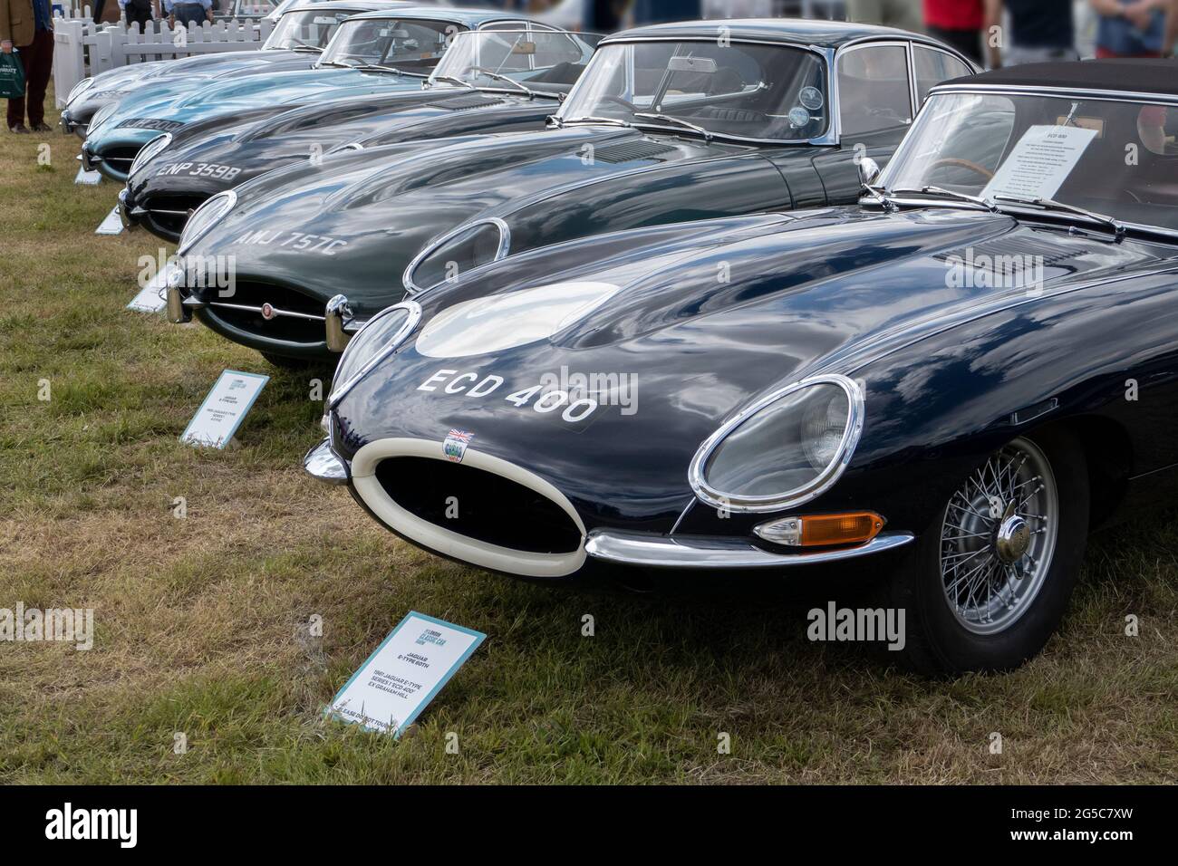 60ème anniversaire de la Jaguar E Type lors du salon de voiture classique de Londres 2021 Syon Park Londres UK 25/6/2021 Banque D'Images