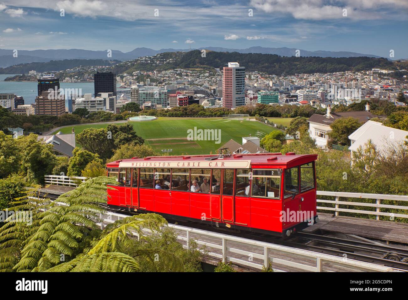 Le téléphérique de Wellington, Île du Nord, Nouvelle-Zélande avec le paysage urbain de Wellington au-delà Banque D'Images