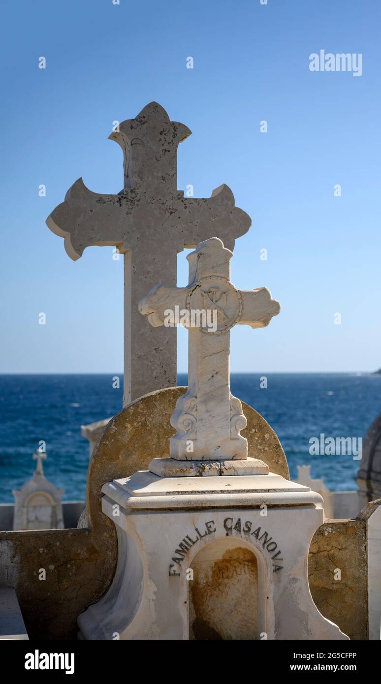 SAINT-TROPEZ, PROVENCE, FRANCE - SEPTEMBRE 20 2019 : le cimetière de Saint-Tropez. Banque D'Images