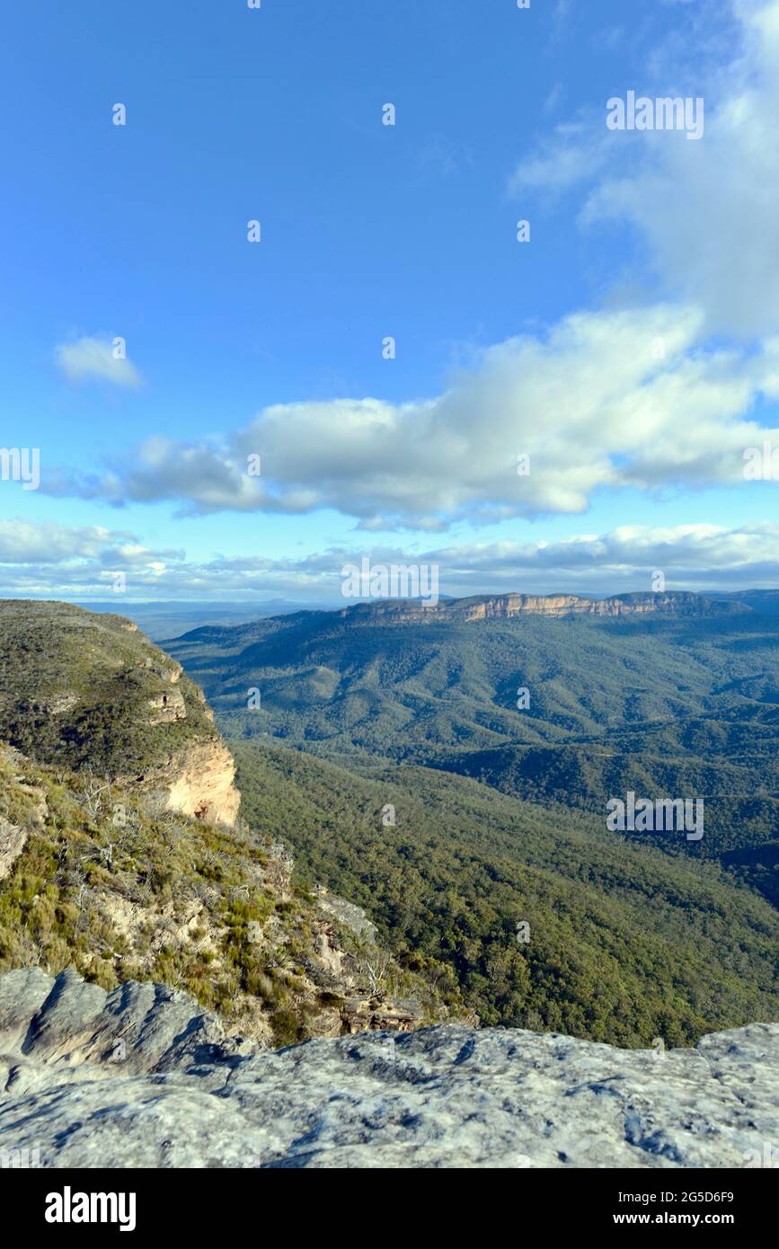 Vue sur Lincolns Rock dans les Blue Mountains d'Australie Banque D'Images