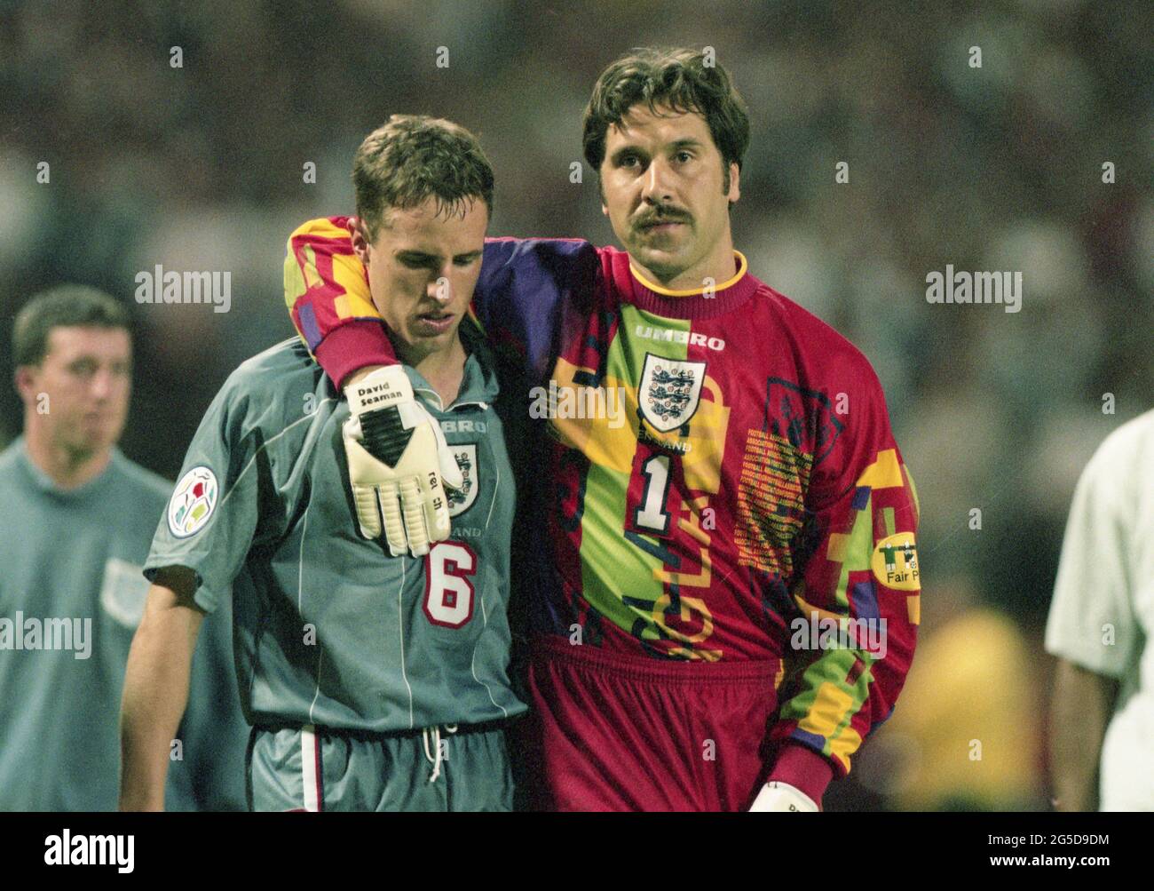 Fuvuball, firo: 06/26/1996 Fuvuball EM Euro Championnat d'Europe 1996 demi-finales, phase de knockout, demi-finales, archive photo, archive images Allemagne - Angleterre 6: 5 im, après la pénalité se vante Gareth Southgate, demi-figure, avec, et, David Seaman Banque D'Images