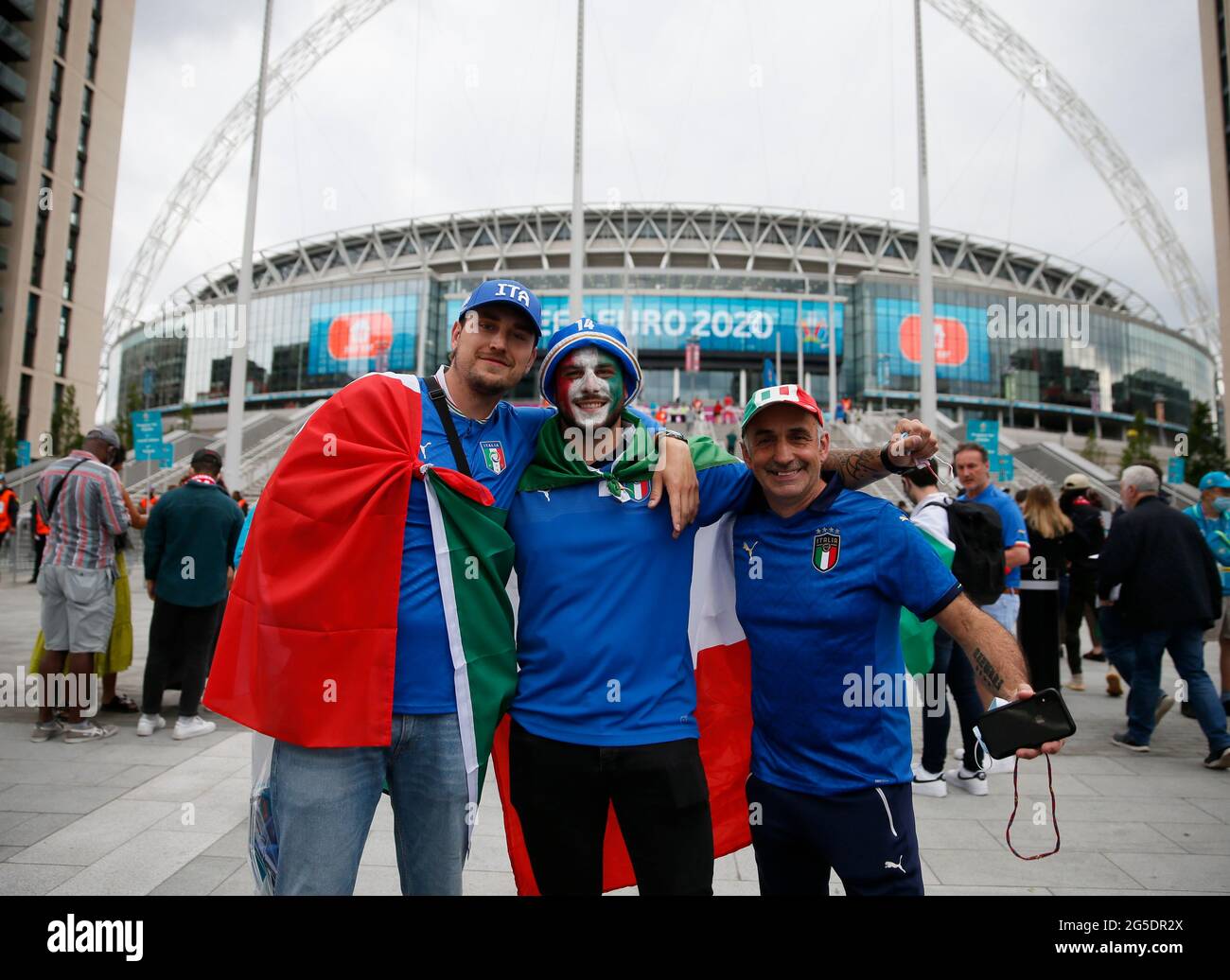 Londres, Angleterre, 26 juin 2021. Les fans italiens avant le match des Championnats d'Europe de l'UEFA au stade Wembley, Londres. Le crédit photo devrait se lire: David Klein / Sportimage Banque D'Images