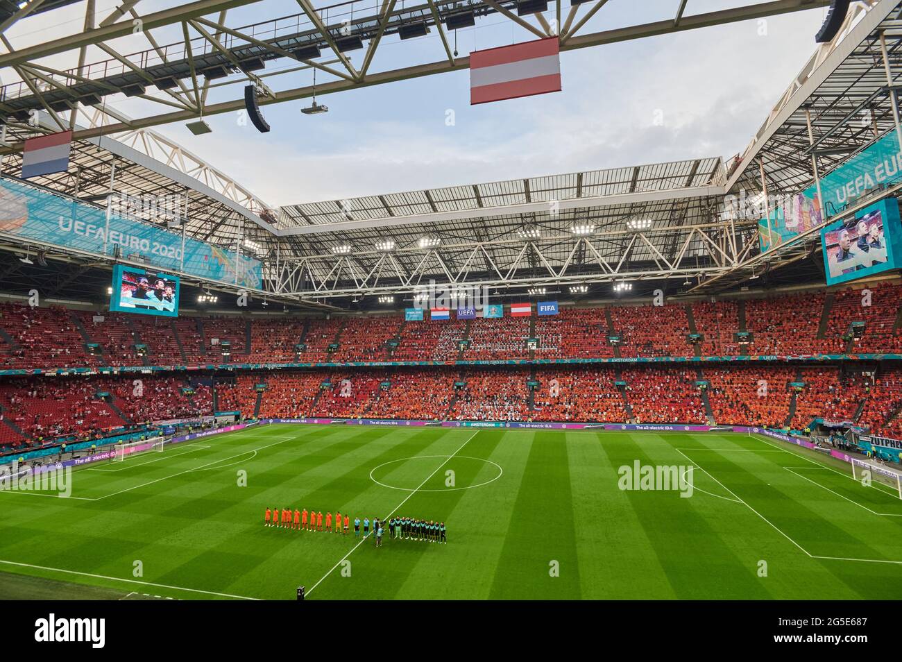 AMSTERDAM, PAYS-BAS - 17 JUIN 2021 : EURO 2020. Le match de football pays-Bas contre Autriche Banque D'Images