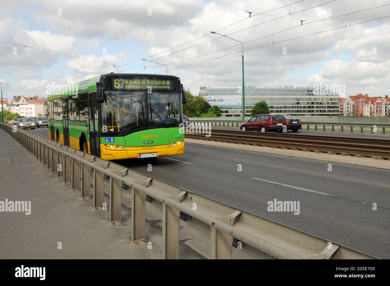 Bus di linea nella città di Pozana en Polonia Banque D'Images