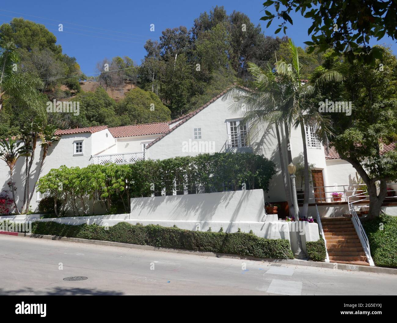 Los Angeles, Californie, États-Unis 26 juin 2021 UNE vue générale de l'atmosphère de l'actrice Dolores Costello et sa sœur/actrice Helena Costello ancienne maison au 1388 Schuyler Drive le 26 juin 2021 à Los Angeles, Californie, États-Unis. Photo par Barry King/Alay stock photo Banque D'Images