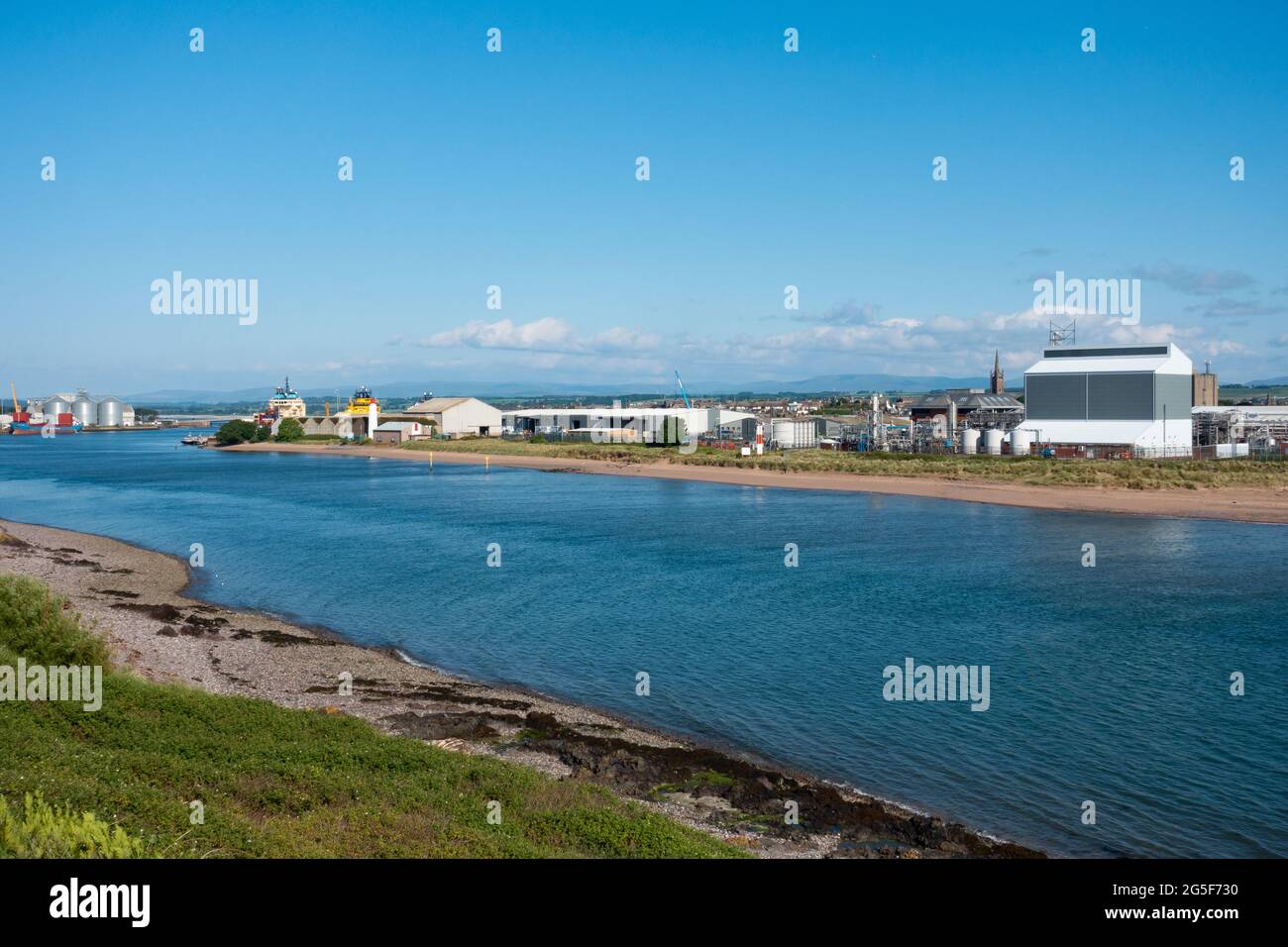 Port de Montrose vu depuis le sentier côtier près de Scurdie Ness Banque D'Images
