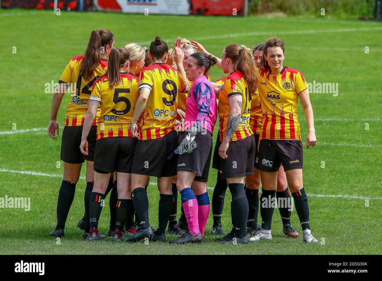 Glasgow, Royaume-Uni. 27 juin 2021. Action au cours de la Scottish Building Society Scottish Women's Premier League 2 Fixture Partick Thistle Womens FC vs Queens Park Ladies FC, Lochburn Park, Maryhill, Glasgow, 27/06/2021| Credit Colin Poultney | www.Alamy.co.uk Credit: Colin Poultney/Alay Live News Banque D'Images