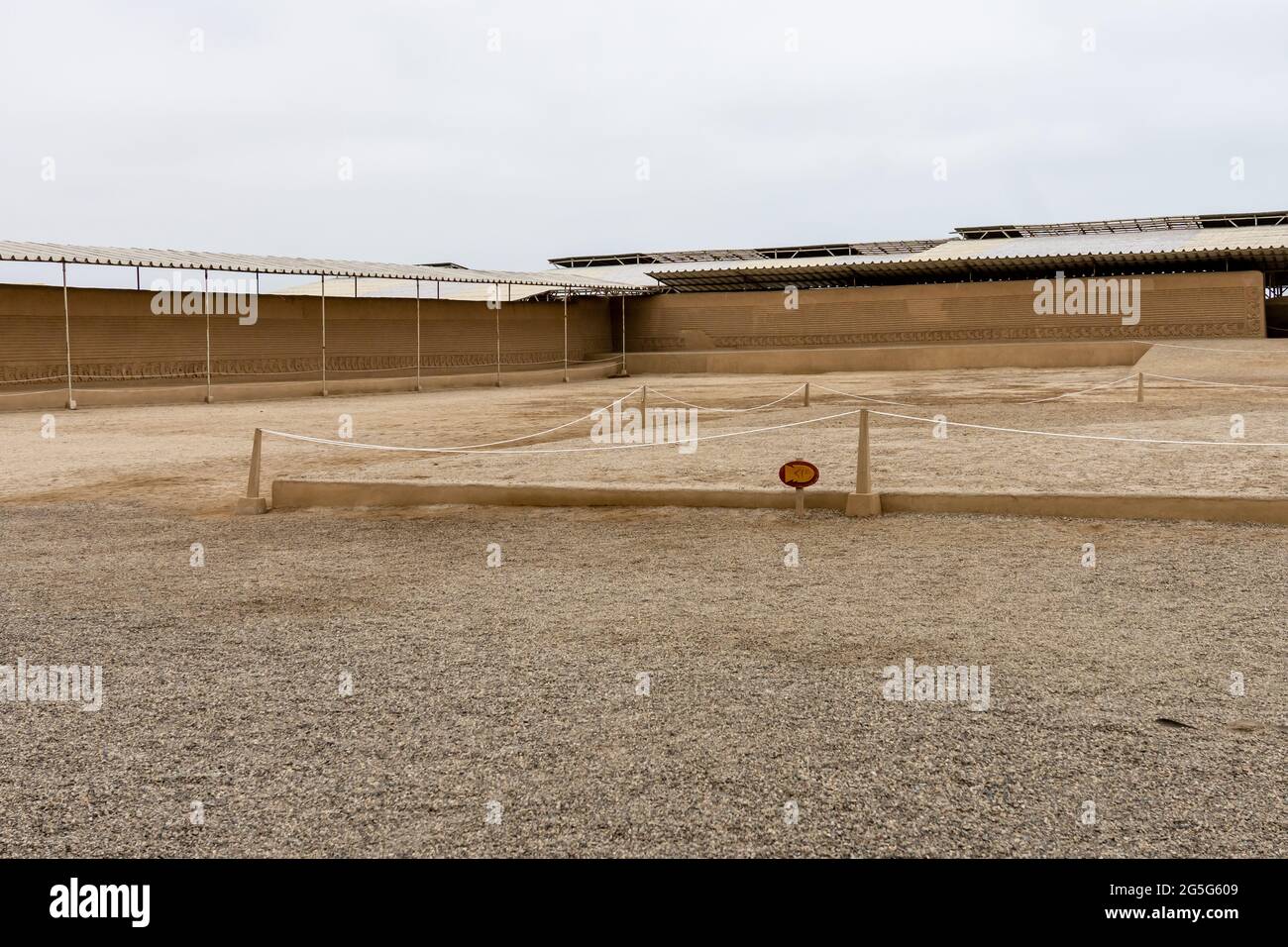 Chan Chan Chan était la plus grande ville en briques de boue des Amériques et est aujourd'hui un site classé au patrimoine mondial de l'UNESCO dans le nord du Pérou Banque D'Images