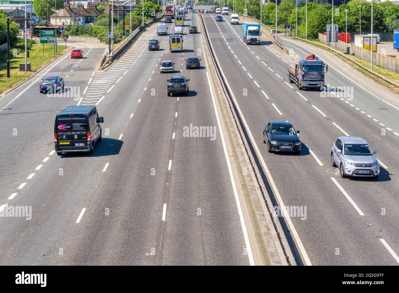 L'A102 tunnel Blackwall approche Sud. Vue sur N et tunnel. Banque D'Images