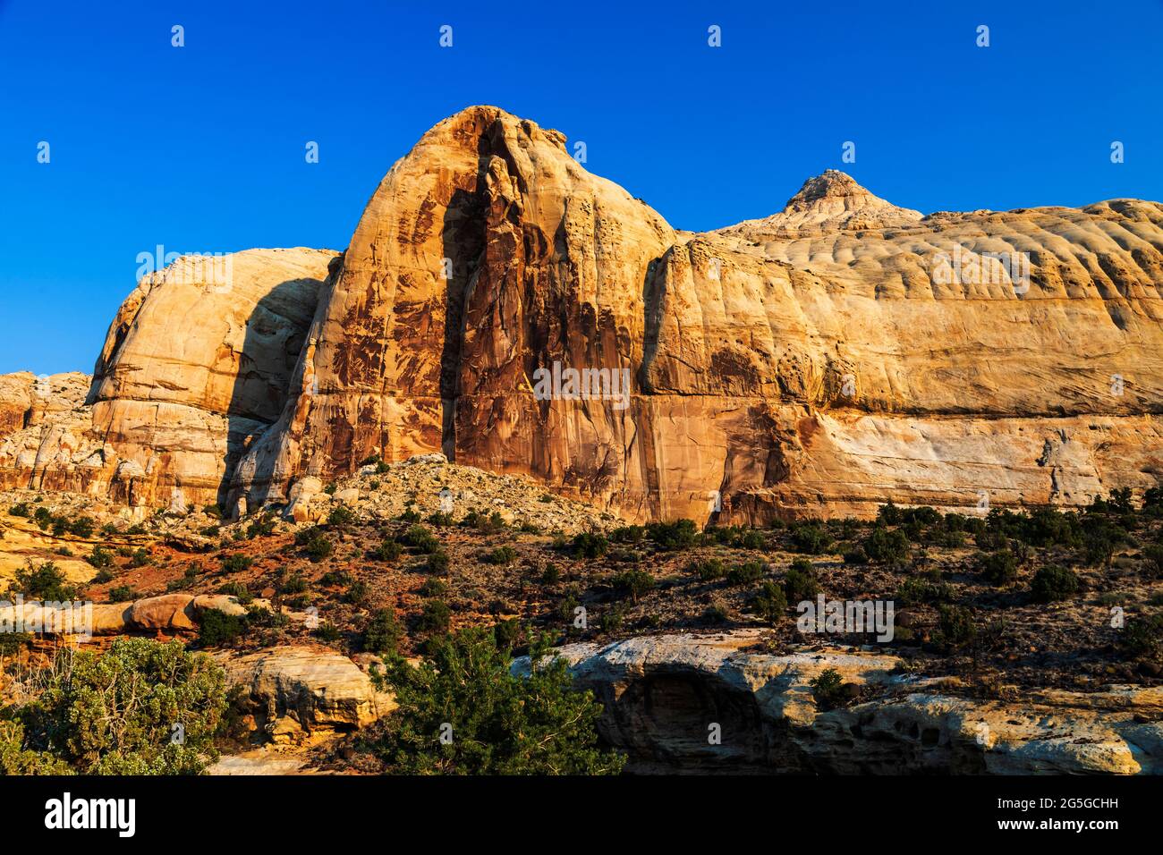 Rock formation et Navajo Dome dans le parc national de Capitol Reef, Utah Banque D'Images