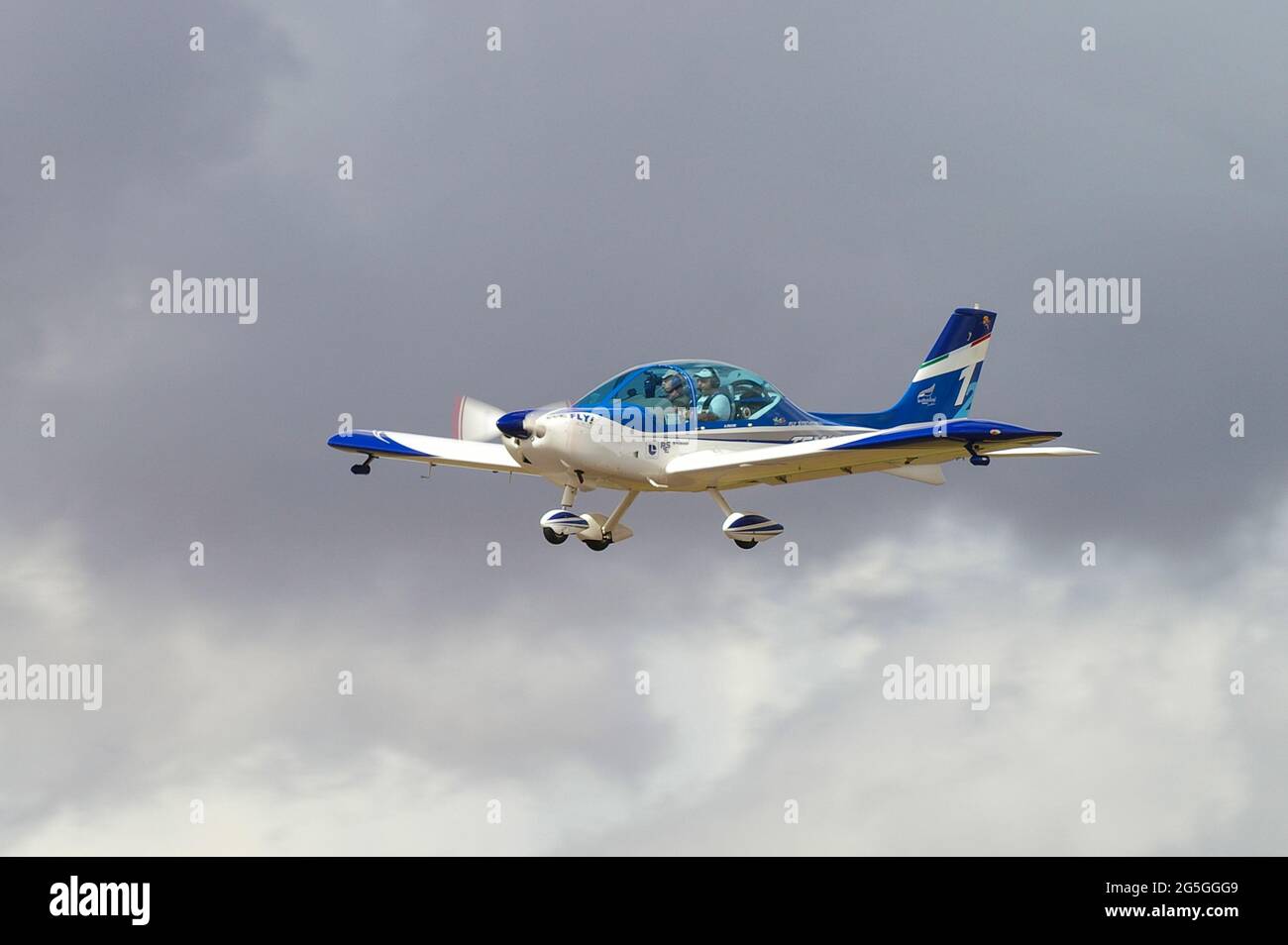 WeFly ! Équipe, une équipe de voltige civile italienne avec des pilotes handicapés volant des avions Fly Synthesis Texan, un avion italien ultra-léger et de sport léger Banque D'Images