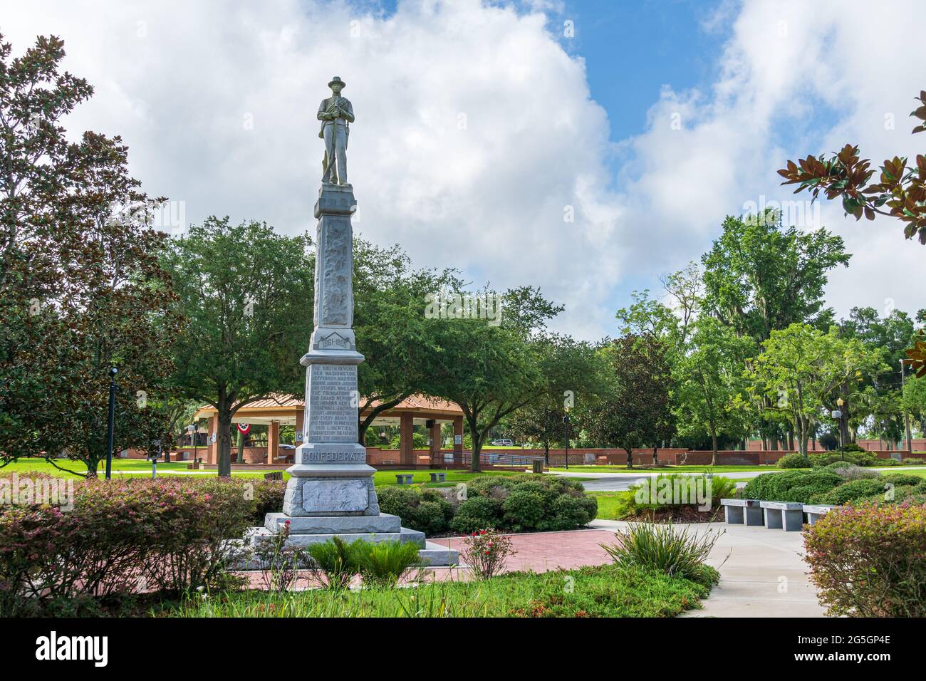 Monument dédié aux troupes confédérées de la guerre civile au parc commémoratif des vétérans du comté d'Ocala Marion - Ocala, Floride, États-Unis Banque D'Images