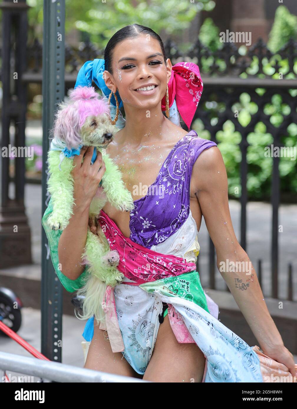 Manhattan, New York, États-Unis, le 27 juin 2021 - des milliers de personnes ont participé aujourd'hui à la gay Pride Parade 2021 à New York. Photo: Crédit PHOTO Luiz Rampelotto/EuropaNewswire OBLIGATOIRE. Banque D'Images