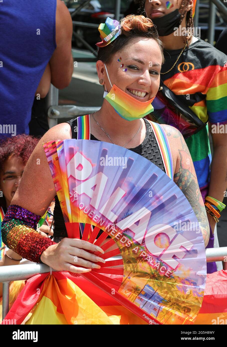 Manhattan, New York, États-Unis, le 27 juin 2021 - des milliers de personnes ont participé aujourd'hui à la gay Pride Parade 2021 à New York. Photo: Crédit PHOTO Luiz Rampelotto/EuropaNewswire OBLIGATOIRE. Banque D'Images