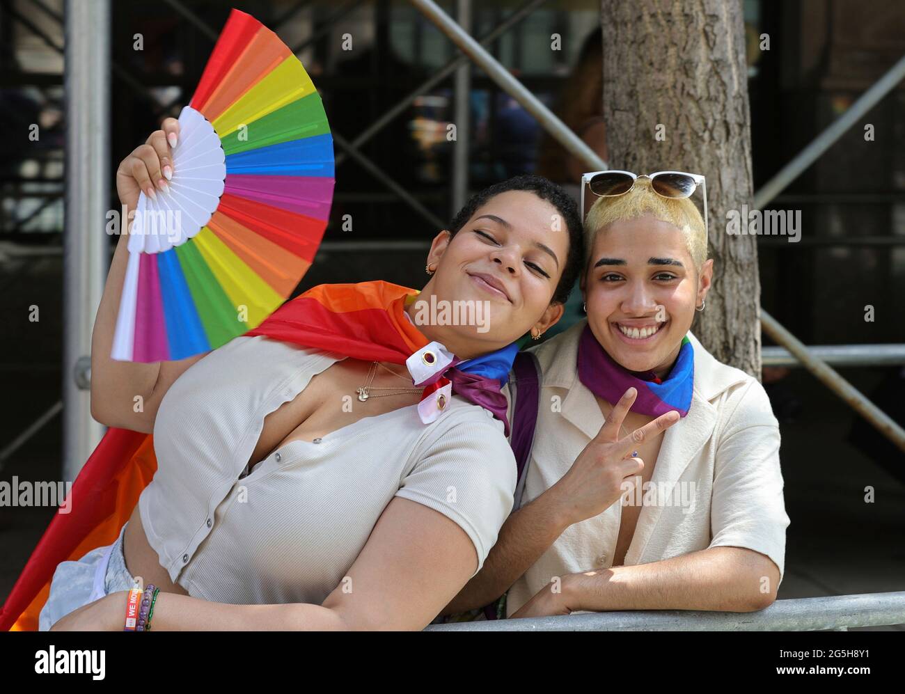 Manhattan, New York, États-Unis, le 27 juin 2021 - des milliers de personnes ont participé aujourd'hui à la gay Pride Parade 2021 à New York. Photo: Crédit PHOTO Luiz Rampelotto/EuropaNewswire OBLIGATOIRE. Banque D'Images