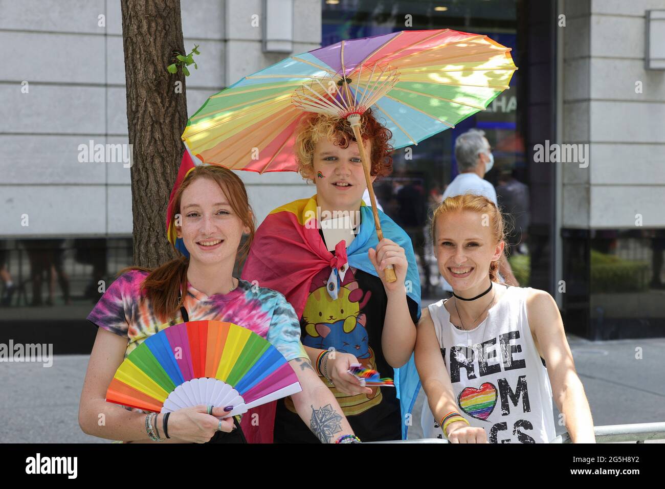 Manhattan, New York, États-Unis, le 27 juin 2021 - des milliers de personnes ont participé aujourd'hui à la gay Pride Parade 2021 à New York. Photo: Crédit PHOTO Luiz Rampelotto/EuropaNewswire OBLIGATOIRE. Banque D'Images