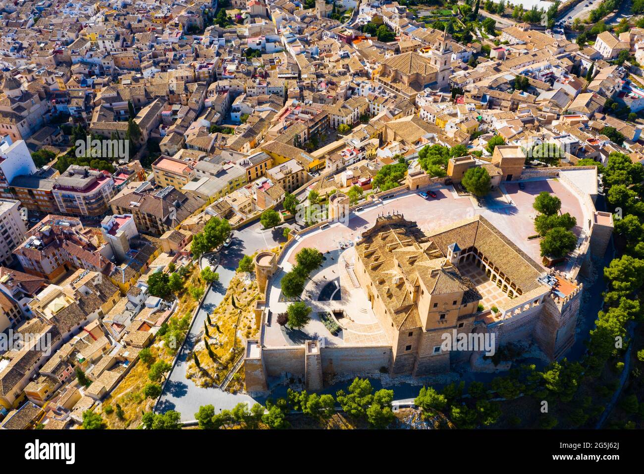 Vue aérienne de Caravaca de la Cruz surplombant la forteresse et la basilique, Espagne Banque D'Images
