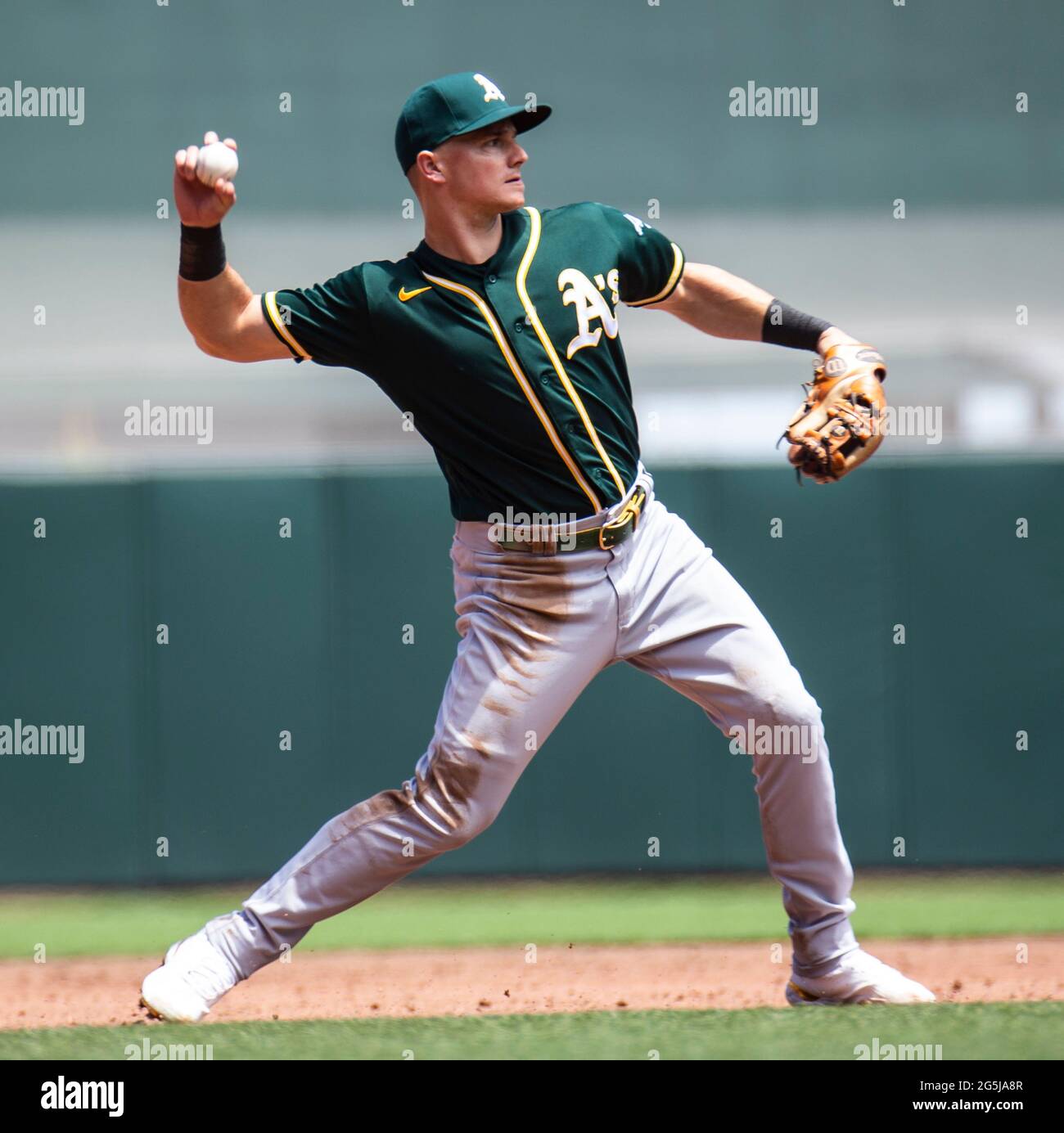 Juin 27 2021 San Francisco CA, États-Unis Oakland Athletics troisième bassiste Matt Chapman (26) fait un jeu sur le terrain pendant le match MLB entre les Oakland Athletics et les San Francisco Giants, Oakland a gagné 6-2 à Oracle Park San Francisco Calif. Thurman James/CSM Banque D'Images