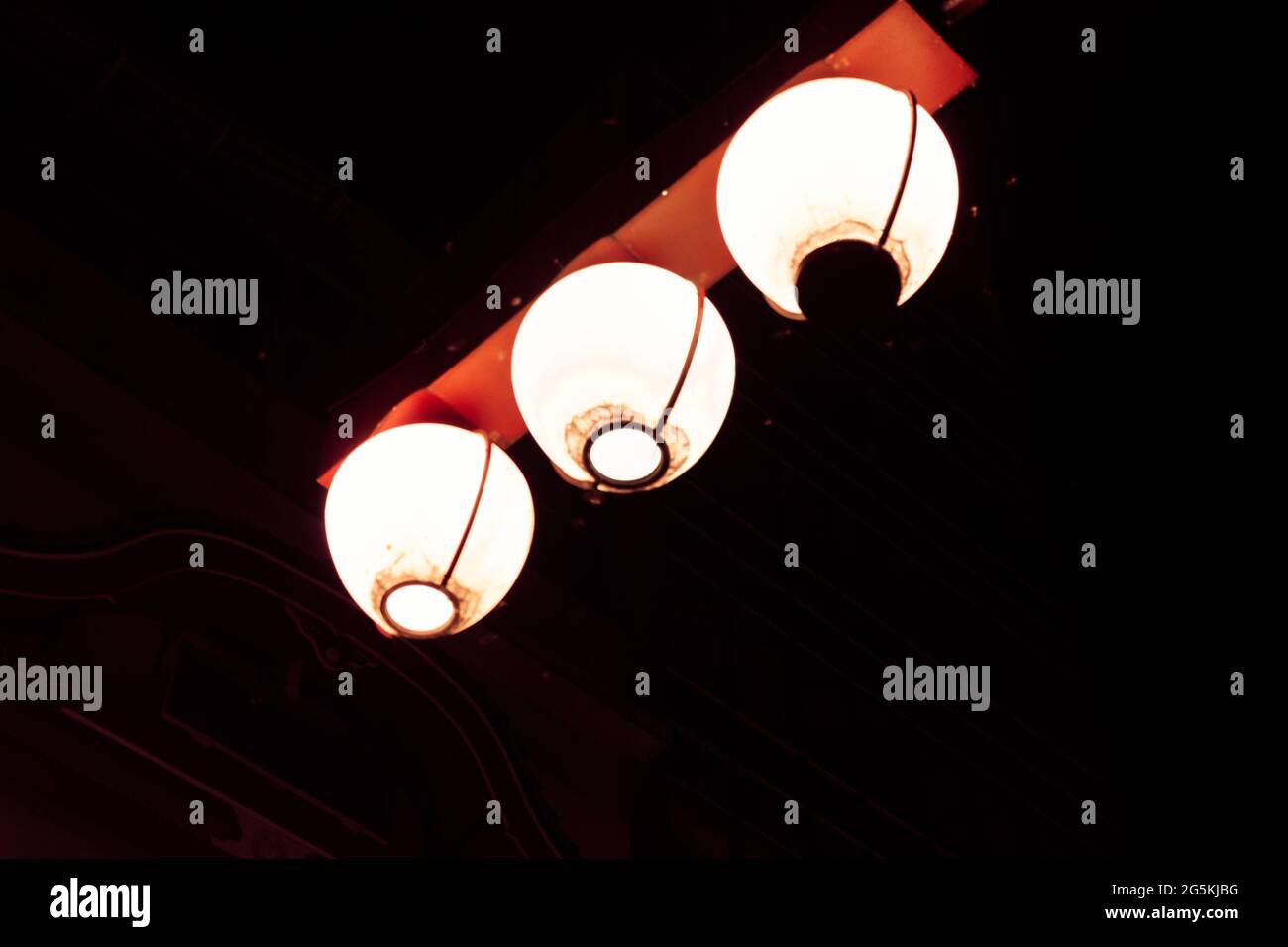 Lampadaires japonais dans le quartier de Liberdade à São Paulo, Brésil. Suzuranto. Banque D'Images