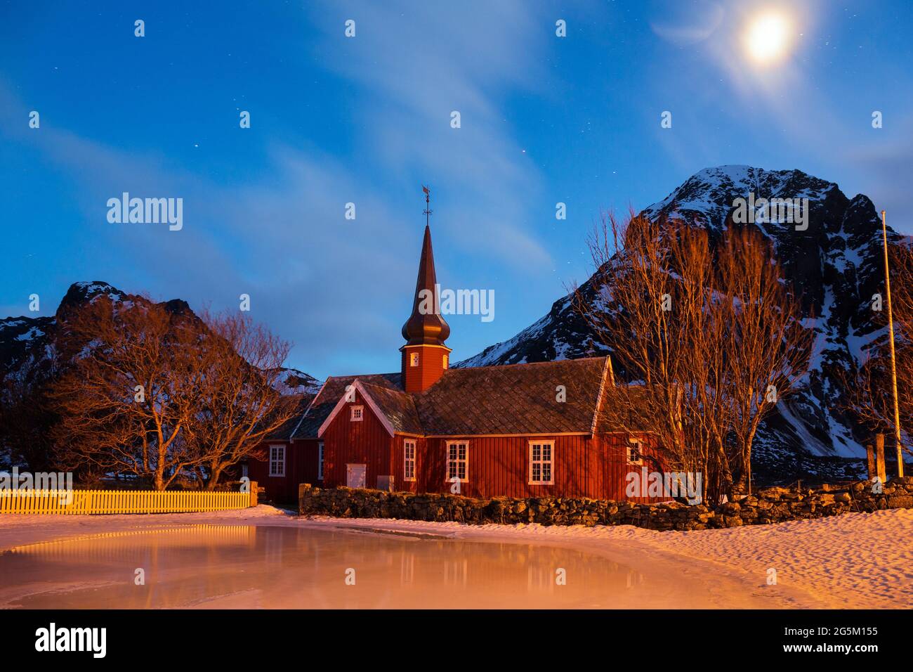 Église Flakstad, Flakstadoya, îles Lofoten, Norvège, Skandinavia Banque D'Images